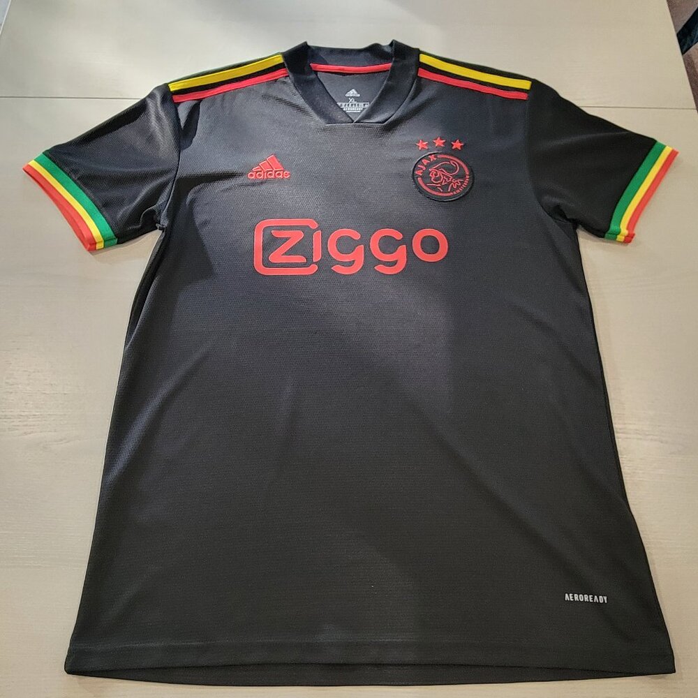 Releasing Ajax 2021/2022 third kit inspired by Bob Marley